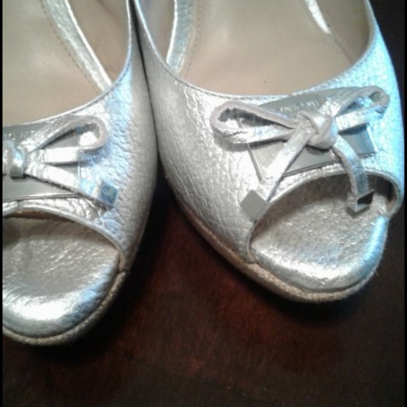 Shoes - Picture 5 of 6